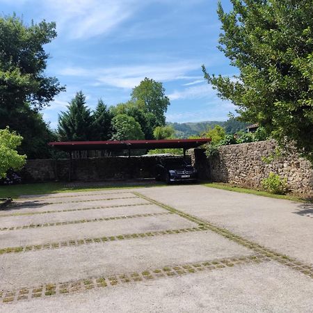 Posada Real La Montanesa Corrales De Buelna Eksteriør billede